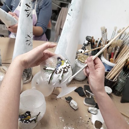 produkcja figur z gliny i ceramiki