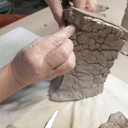 produkcja figur z gliny i ceramiki