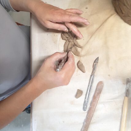 produkcja figur z gliny i ceramiki